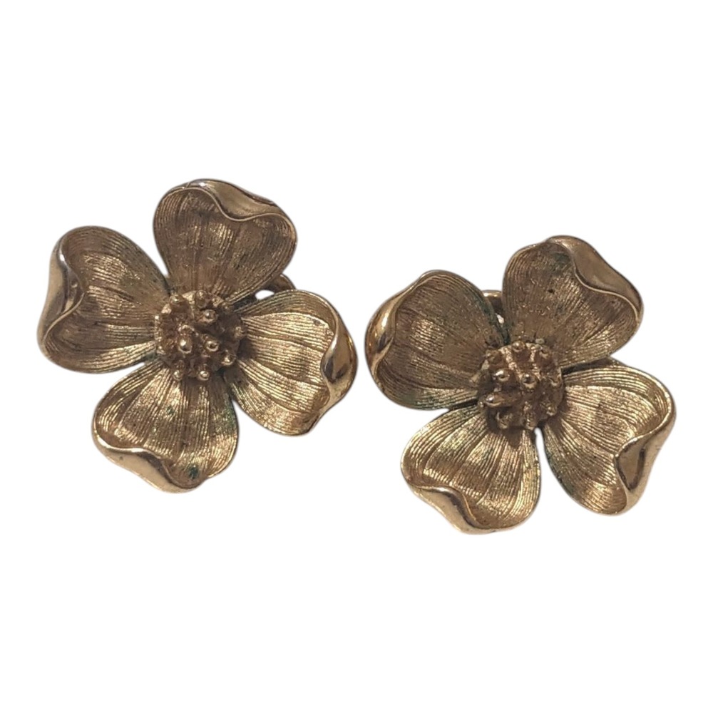 Vintage Crown Trifari Gold Tone Flower Clip On‎ Earrings Textured Floral Jewelry